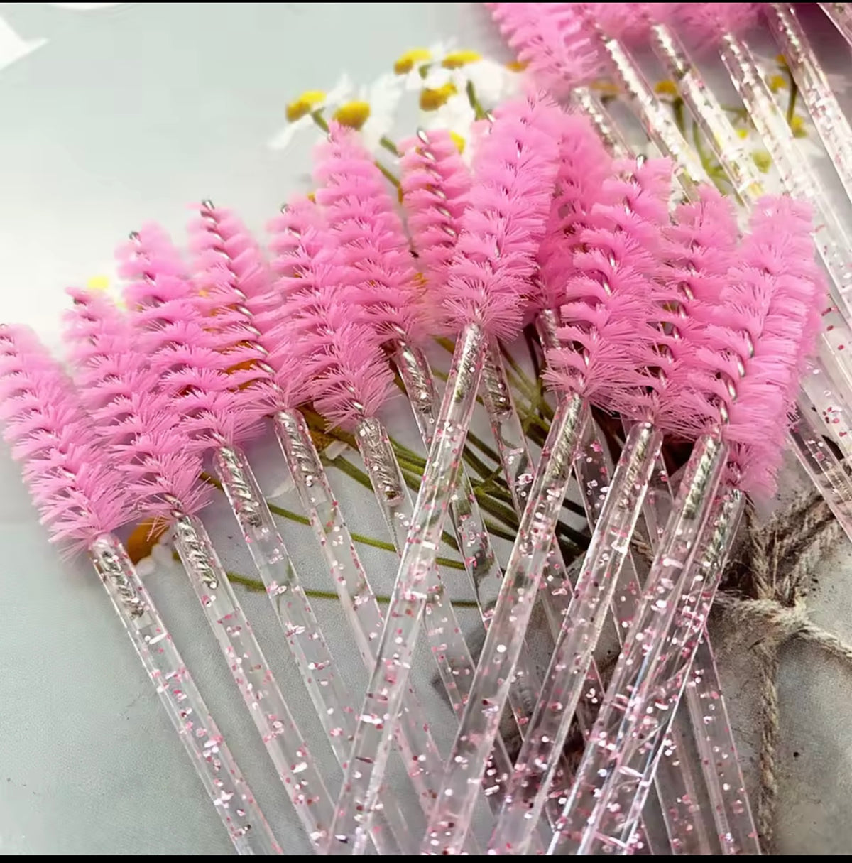 Lash brush